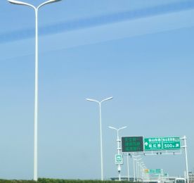 青島港八號(hào)碼頭LED路燈照明改造工程順利完工